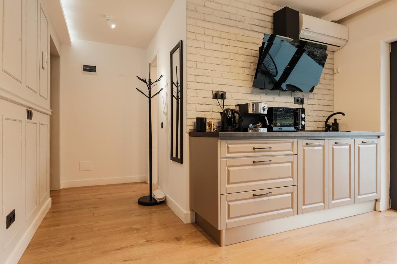 Aparthotel Nest Inn Meteor Клуж-Напока Екстер'єр фото